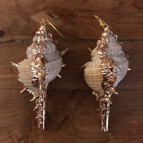 “Spiny Murex” Echinate Spiky Conch Shell Mermaid Beach Ocean Gold Dipped Earring - Picture 6 of 16
